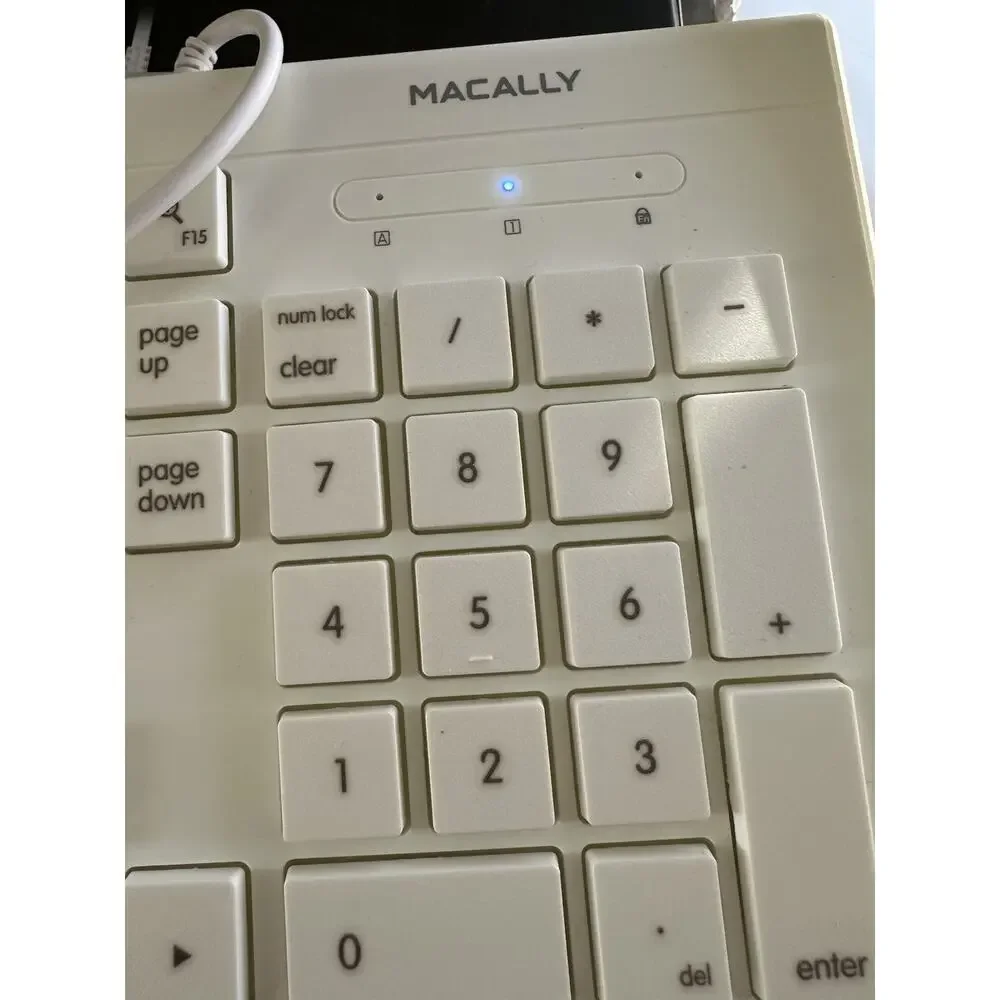 Macally 104 Key full-size USBlug & Play Wired Computer keyboard For Mac And PC-
